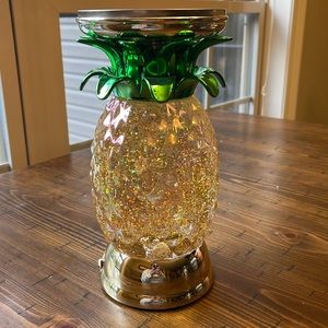 NWT bath and body works pineapple 3 wick candle holder